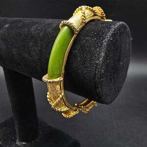 Green Bakelite Gold Tone Hinged Bangle Bracelet Vintage Jewelry